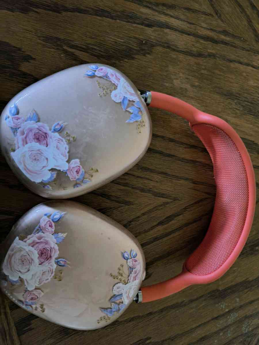 apple airpod Max pink with covers
