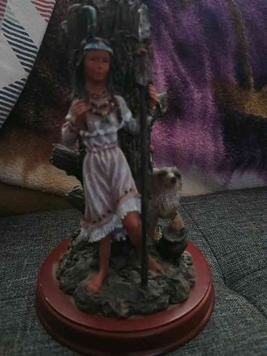 statue of Indian girl