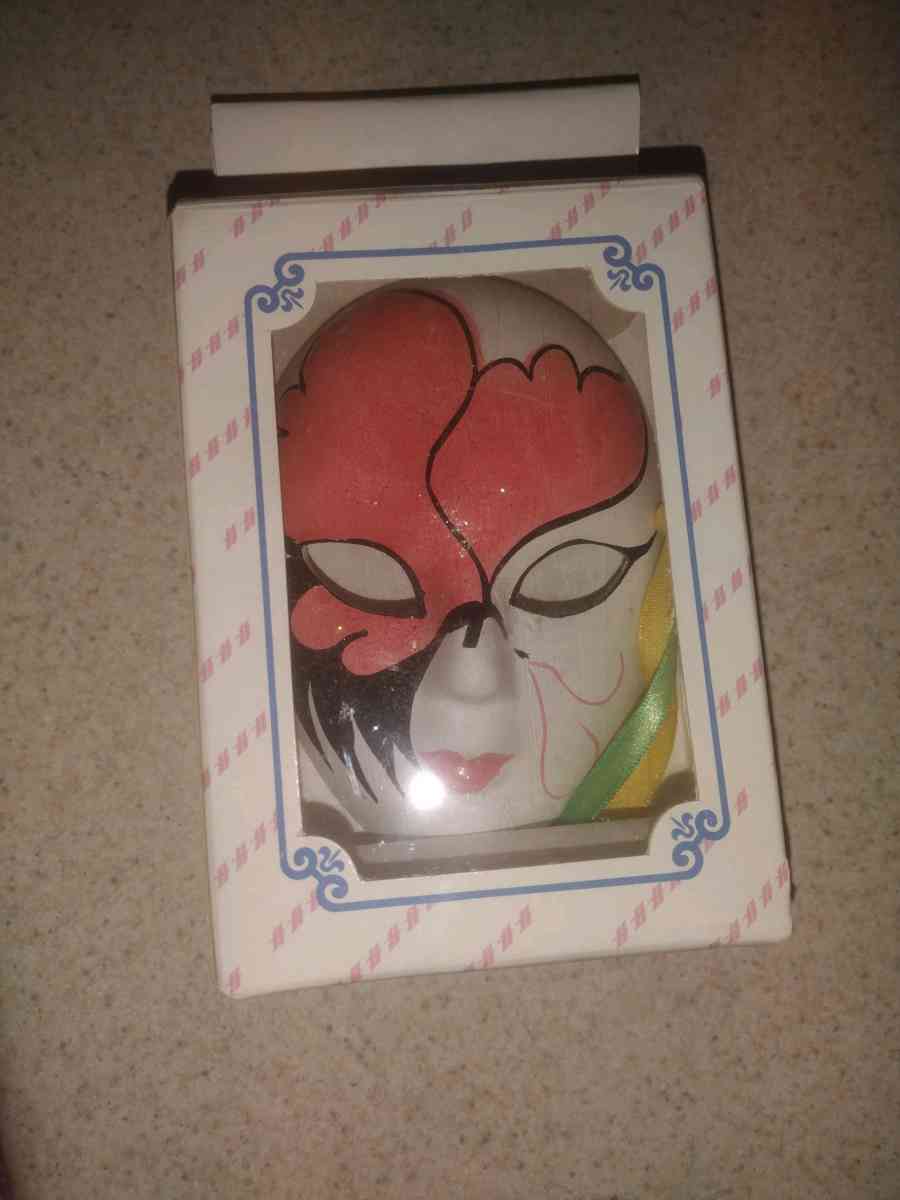 mini Mardi gras mask