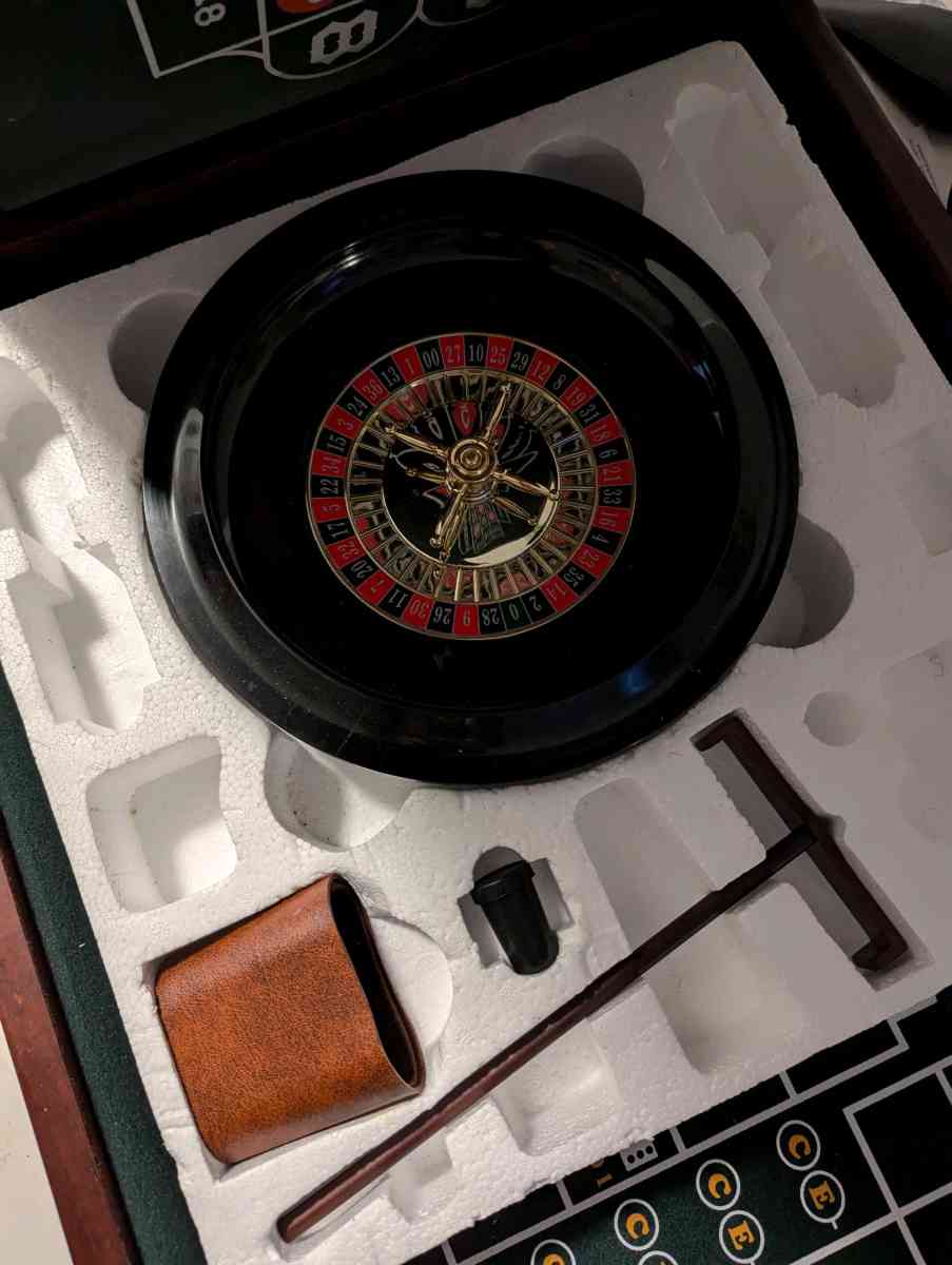 blackjack 2in poker and roulette table