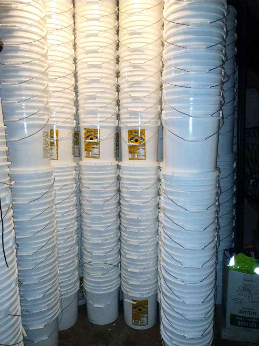5 gallon buckets