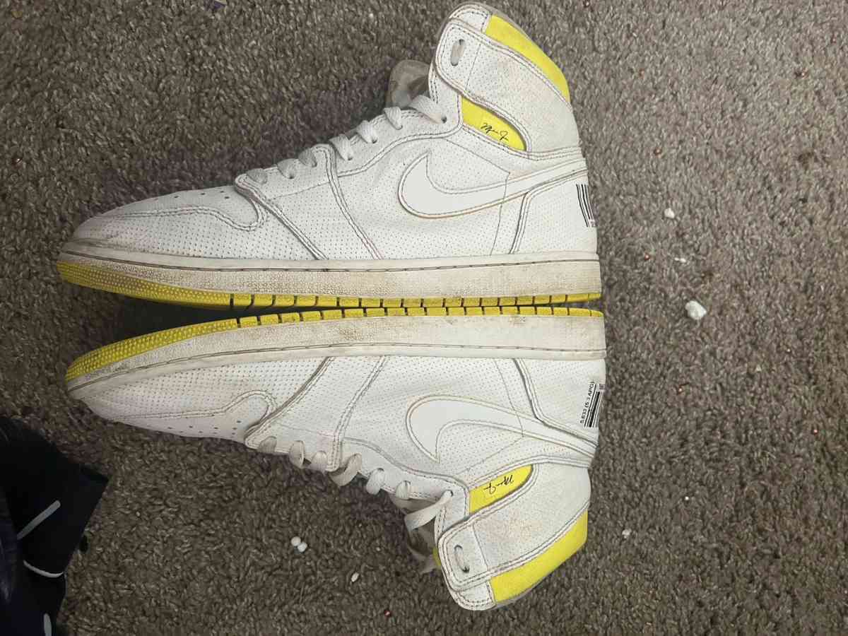 Air Jordan 1 Retro High OG First Class Flight
