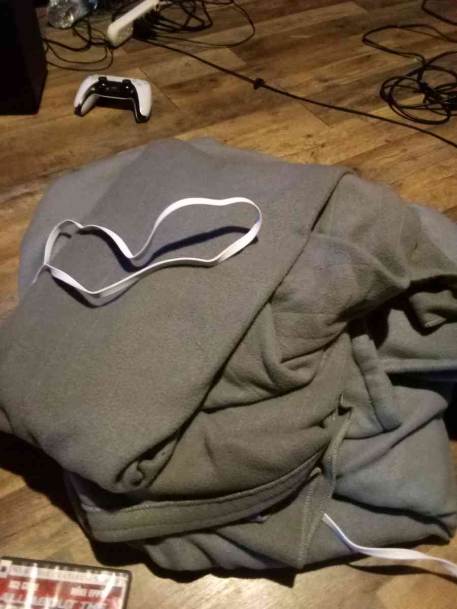 2 electric blankets one with cord one without