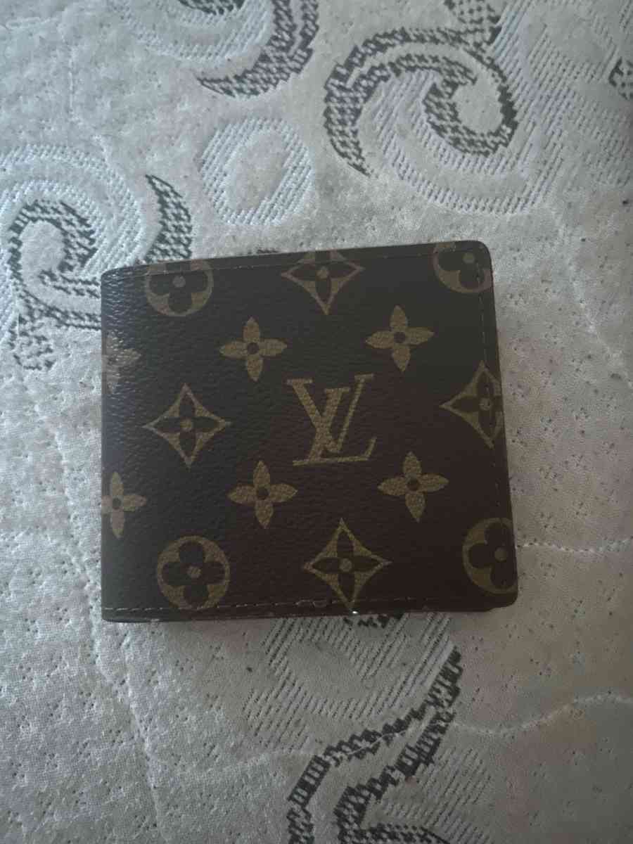 Louis Vuitton multiple wallet