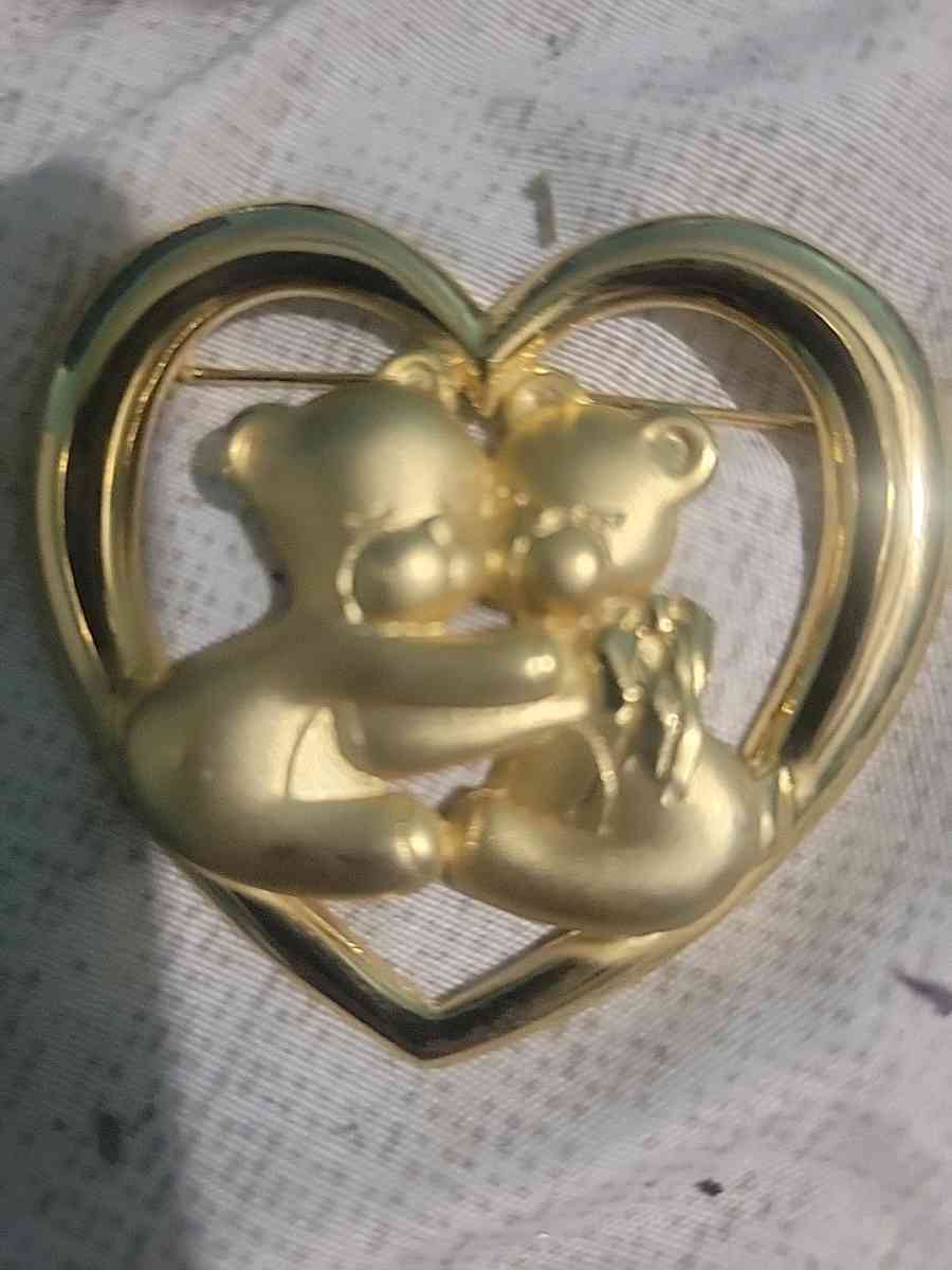 hugging bear Brooch