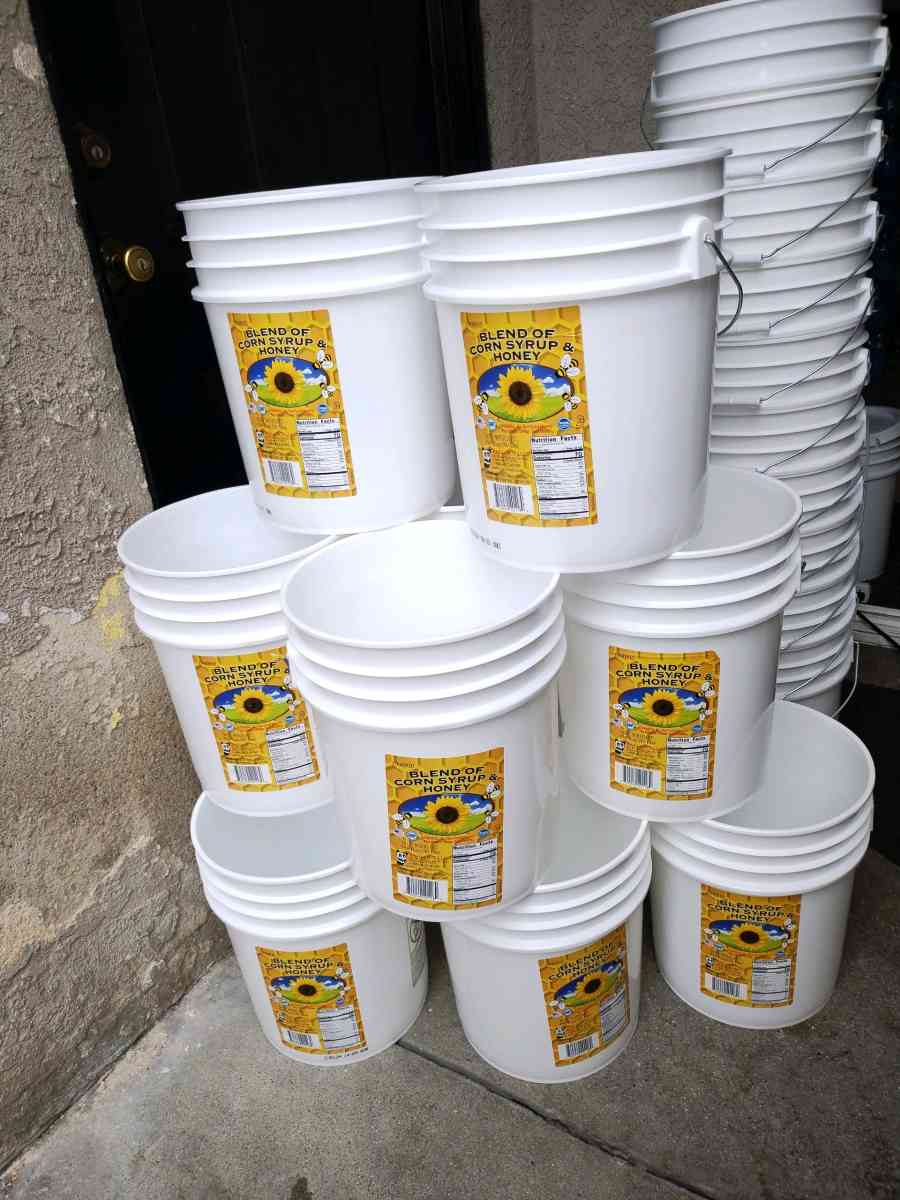 5 gallon buckets