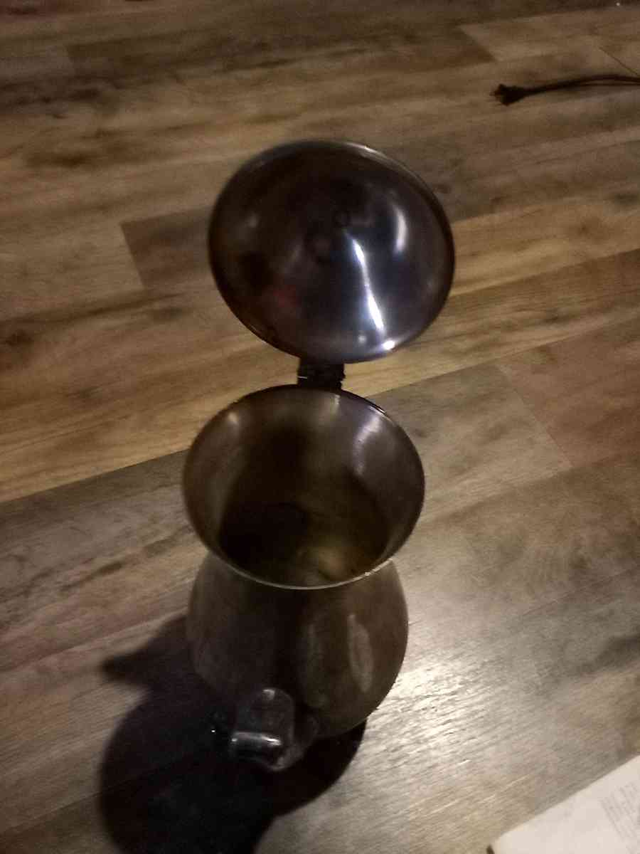 silver tea pot