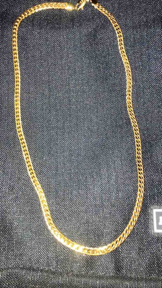 Elegant Gold Chain Necklace