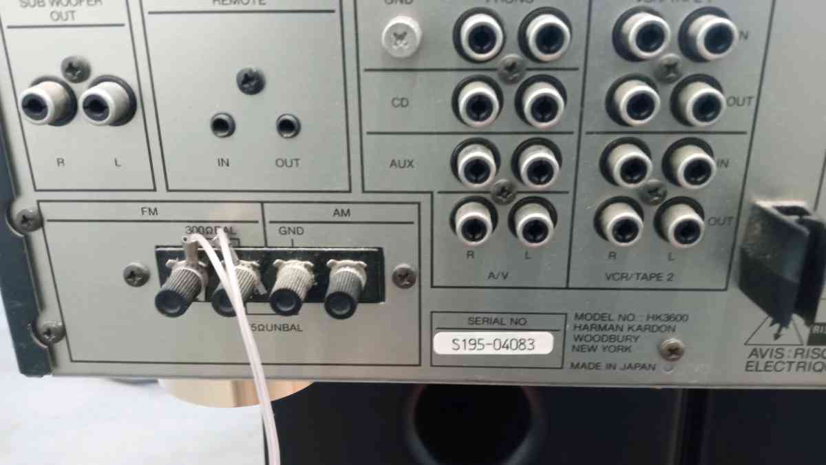 the stereo receiver Harman kardon  speaker