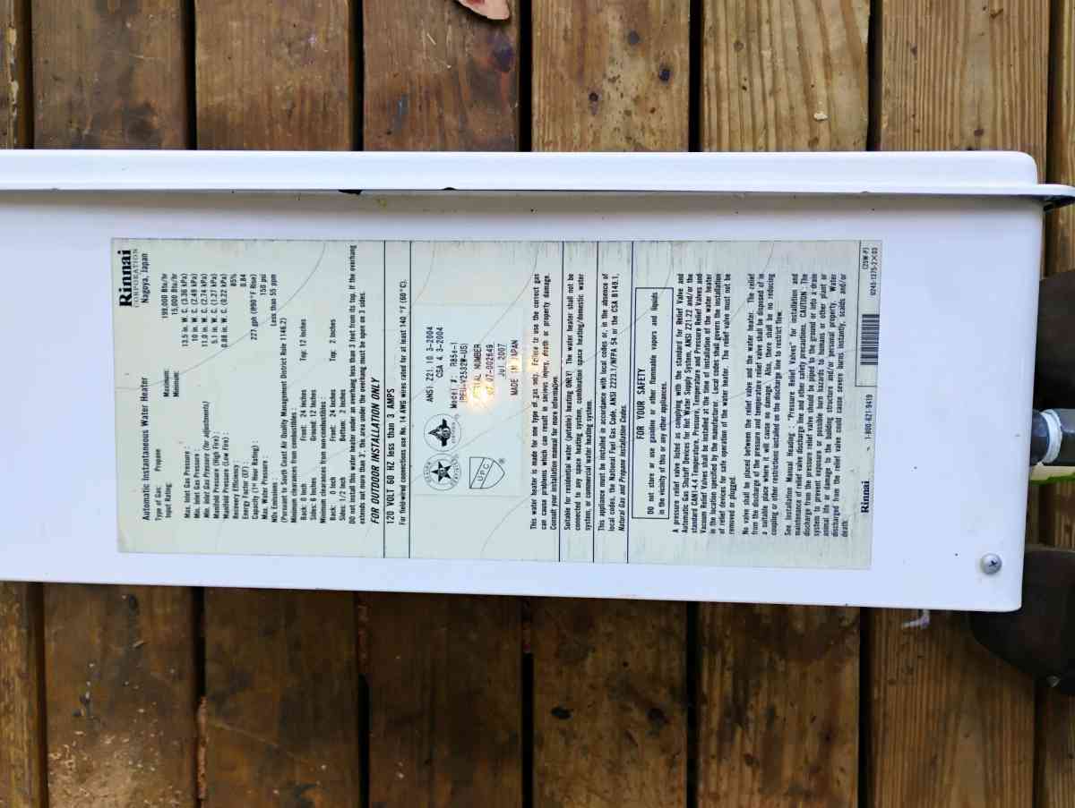 Rinnai propane instantaneous tankless hot water heater