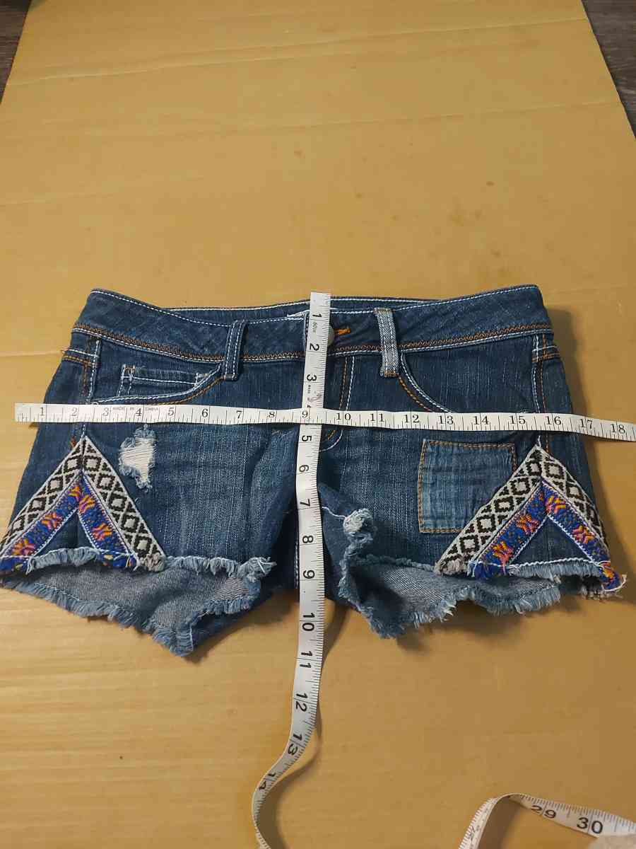 Mudd Jeans Aztec Distressed  Denim Shorts Size 3
