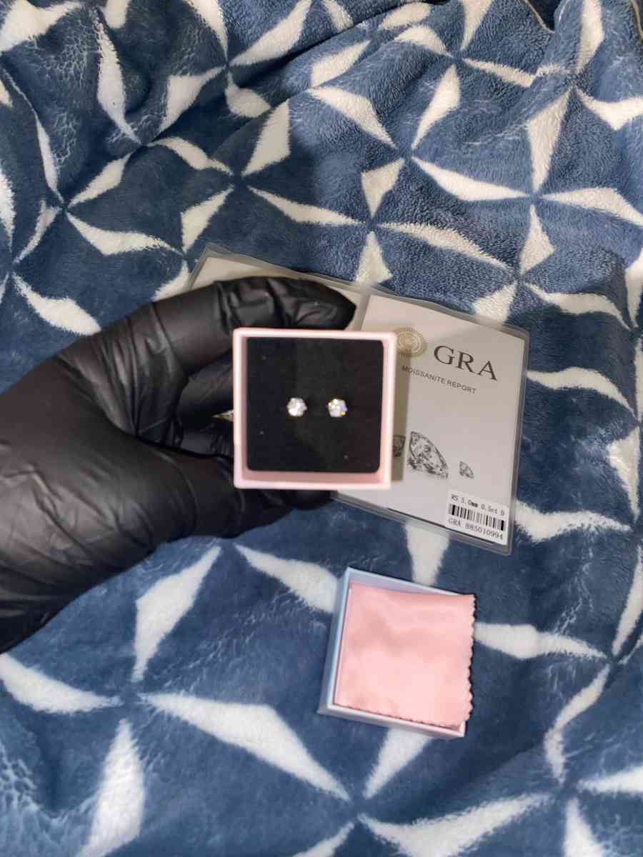 Lab Grown Diamond Stud Earrings