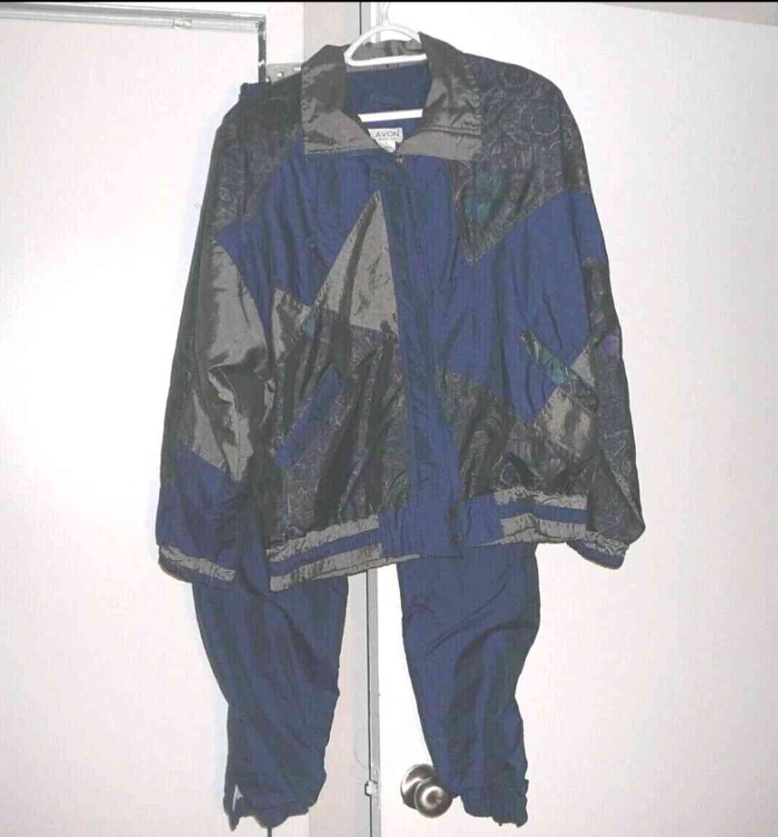 Womans Lavon 2PC Shimmer Jogging Suit Medium 90s Floral