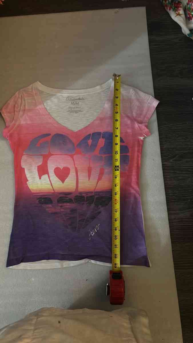 Aeropostale Love Heart Graphic Tshirt Size M