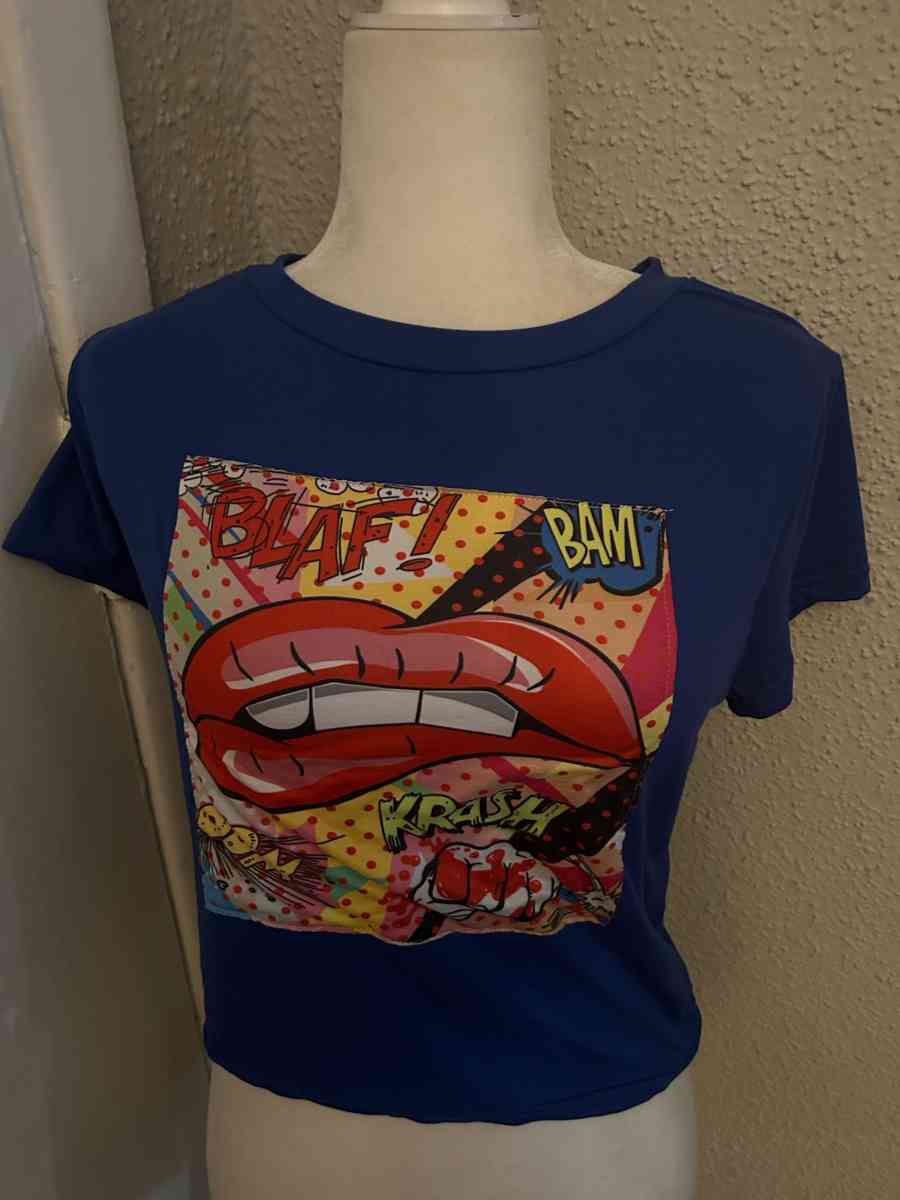 AQ Sport Cropped Graphic Tee with Cloth Mask NEW Soft