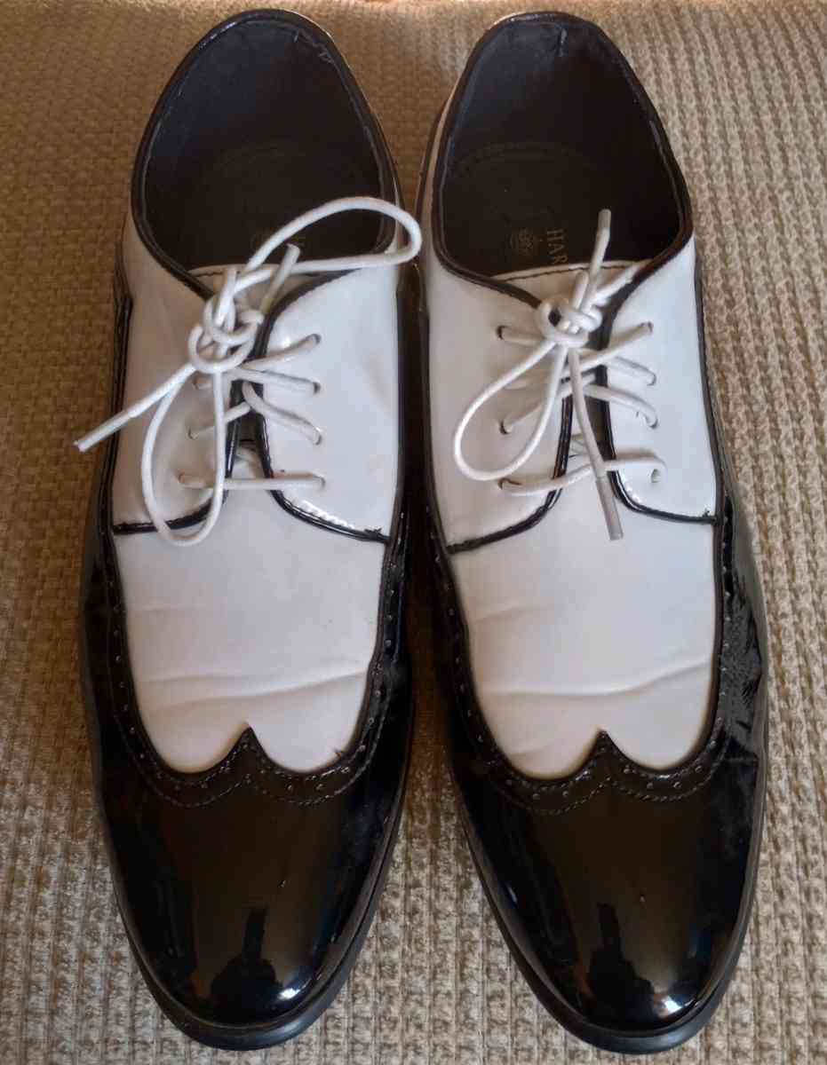 2 pairs of dress shoes both like new 40 Per