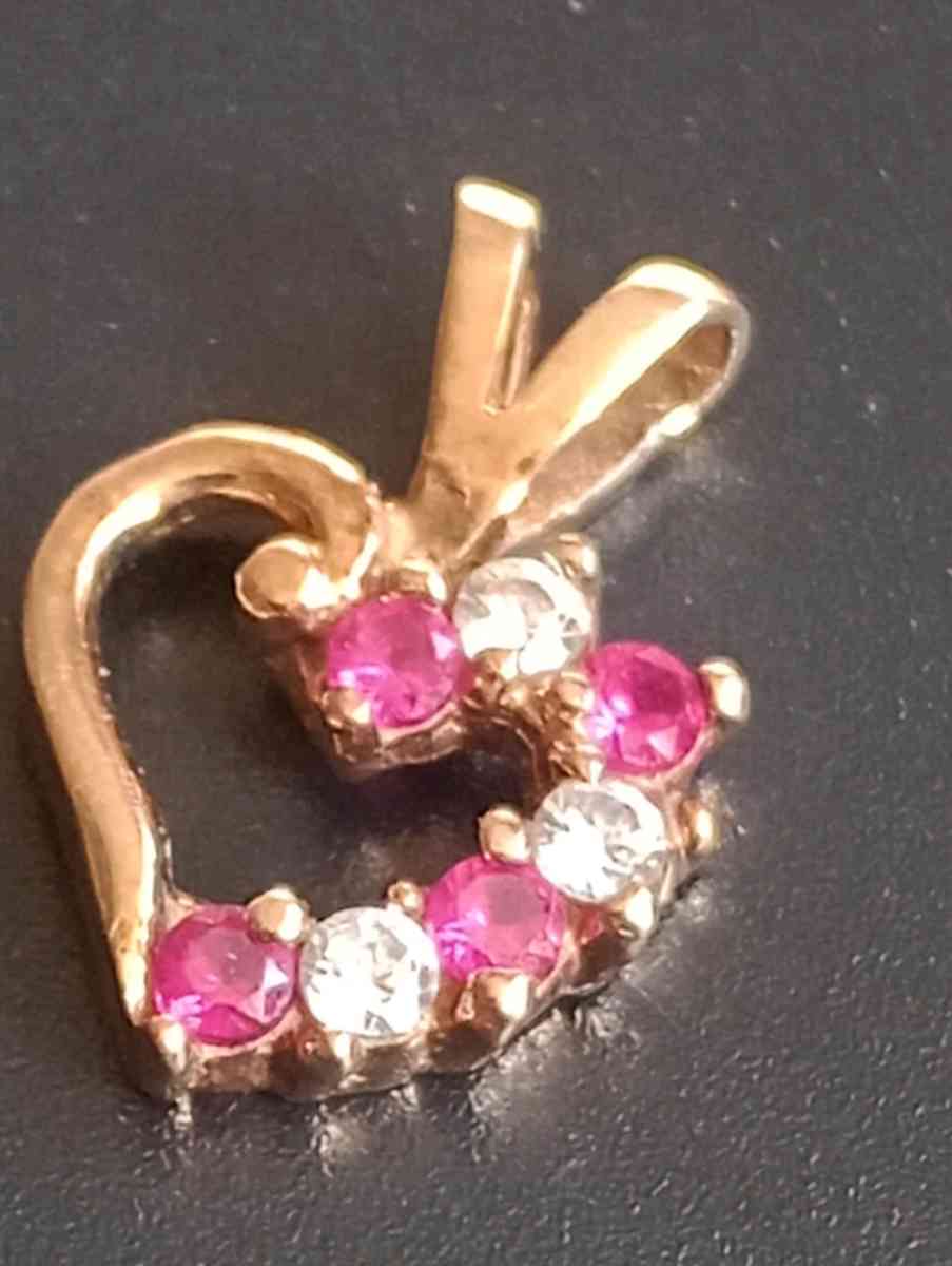 10k Yellow Gold  CZ Heart Pendant Charm