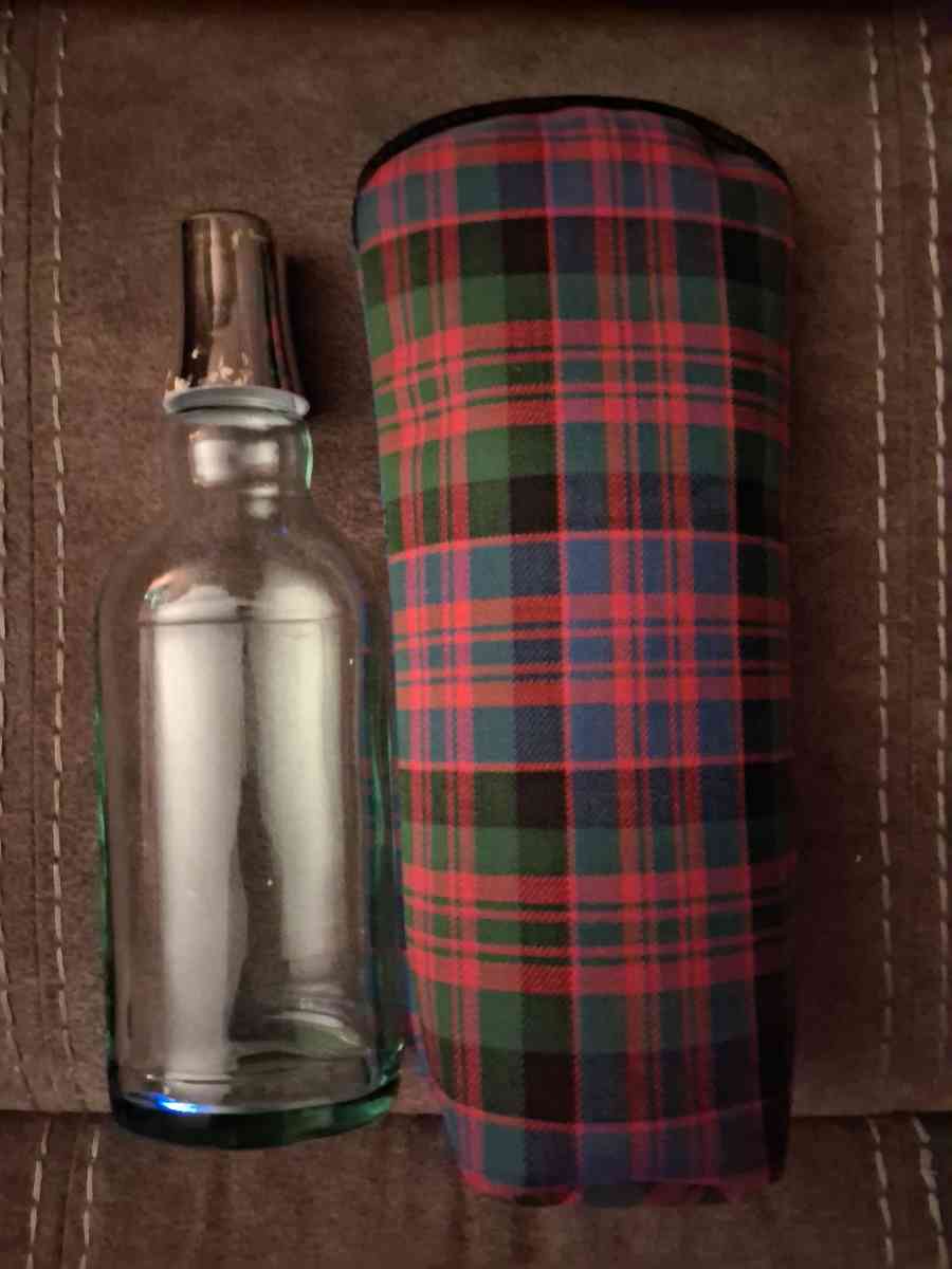 TEACHERS SCOTCH LIQUOR TARTAN BAG WITH GLASS SCOTCH BOTTLE