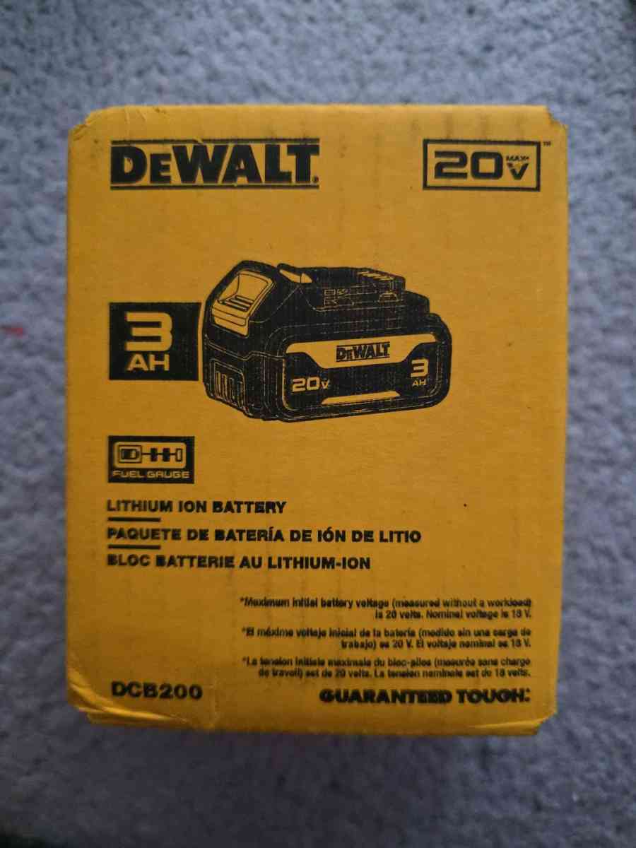 DEWALT DCB200 30 Ah 20V LiIon Premium Battery