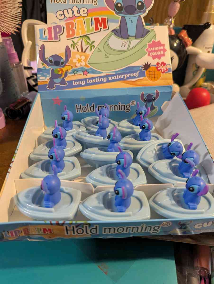 stitch boat lipgloss