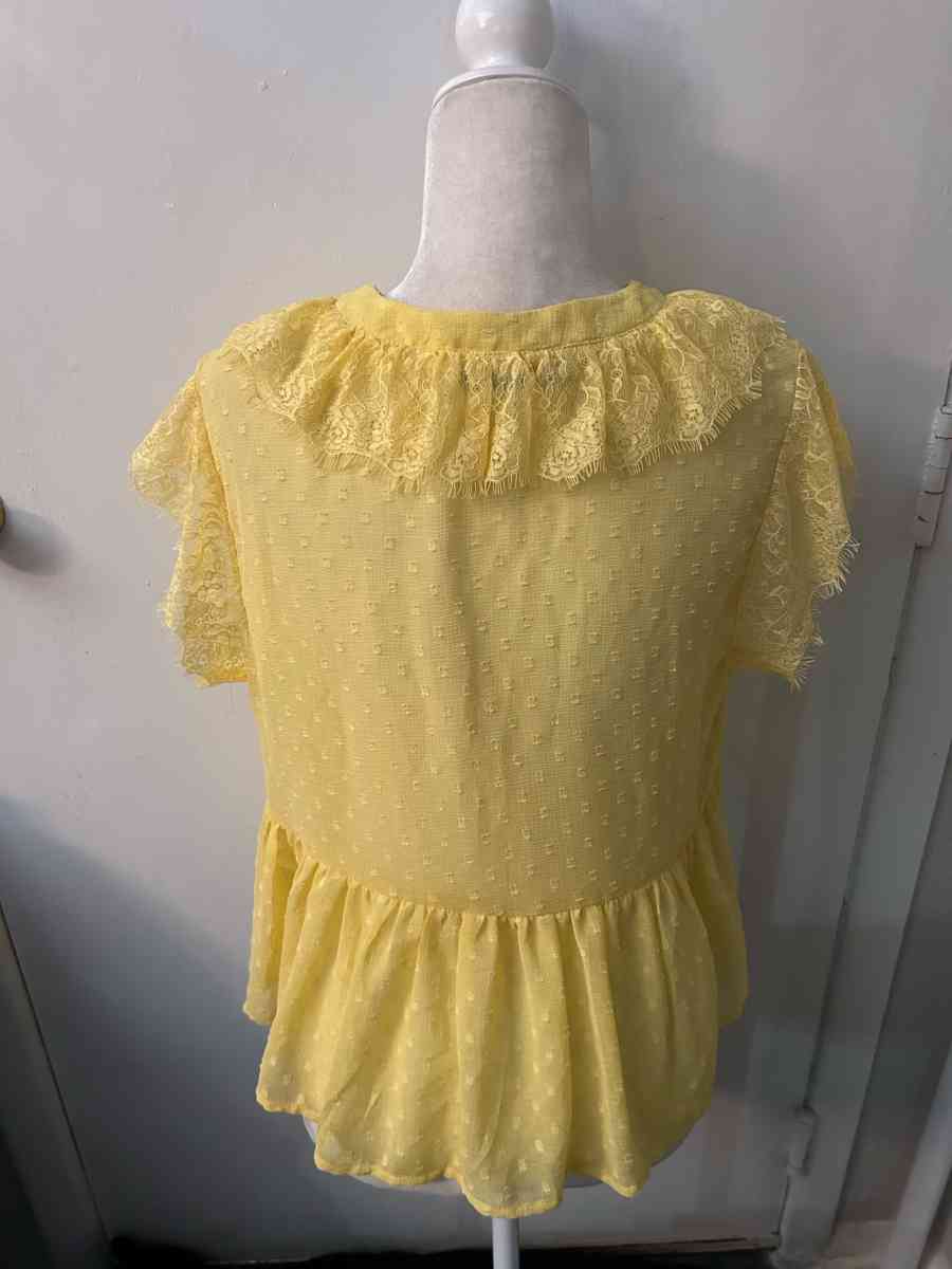 Zara Yellow Polka Dot Ruffle Lace Short Sleeve Blouse Size S