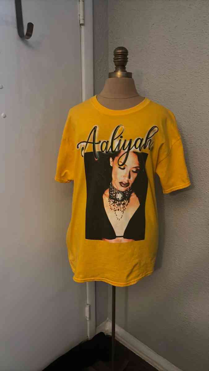 Aaliyah Graphic Yellow Short Sleeve TShirt Size ML 90s Style