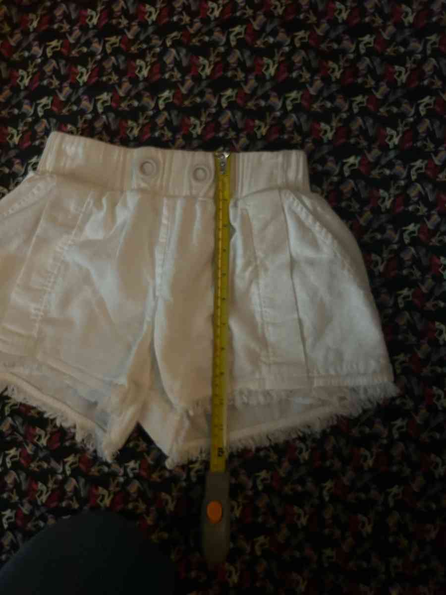 KendallKylie White High Waist Raw Hem Shorts Size XS Linen