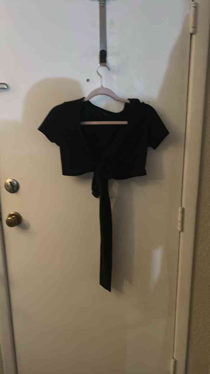 SHEIN Black Tie Front Crop Top Bolero Size S