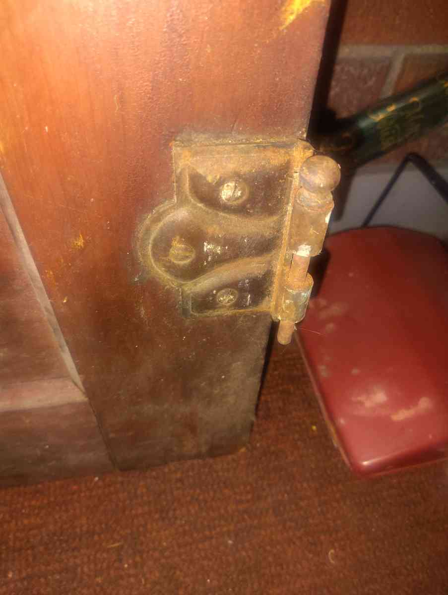 FIVE PANEL ANTIQUE WOODEN DOOR