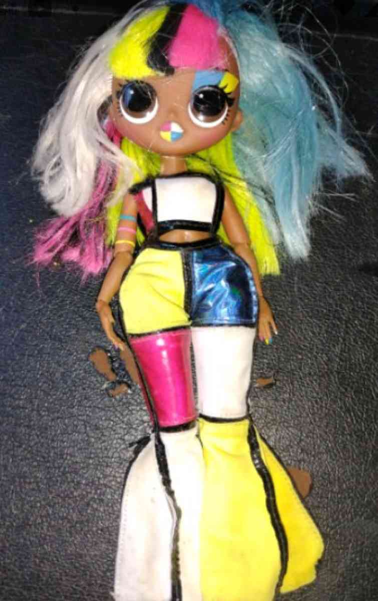 LOL Surprise OMG Doll  Rainbow Hair Fashion Queen