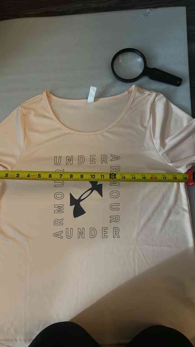 Under Armour Womens Loose Crew Neck UPF Heat Gear Size Large