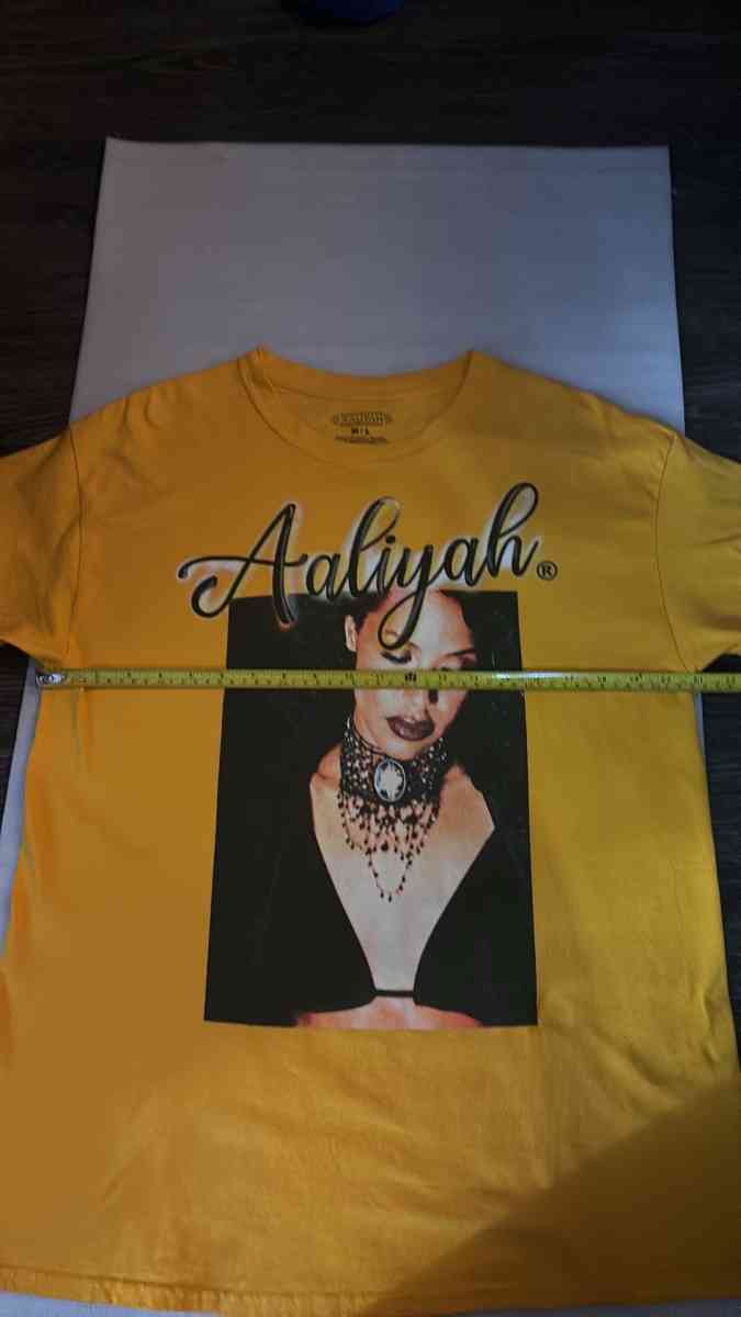 Aaliyah Graphic Yellow Short Sleeve TShirt Size ML 90s Style