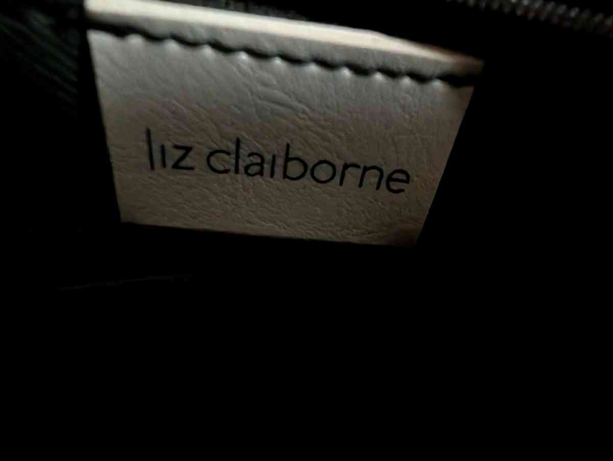 Elegant Burgundy Leather Handbag