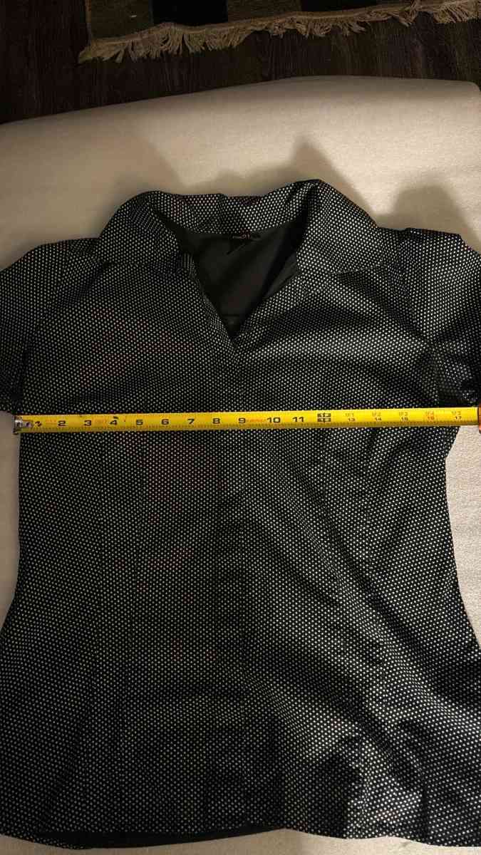 Rue21 Black Polka Dot Split Sleeve VNeck Blouse Size S