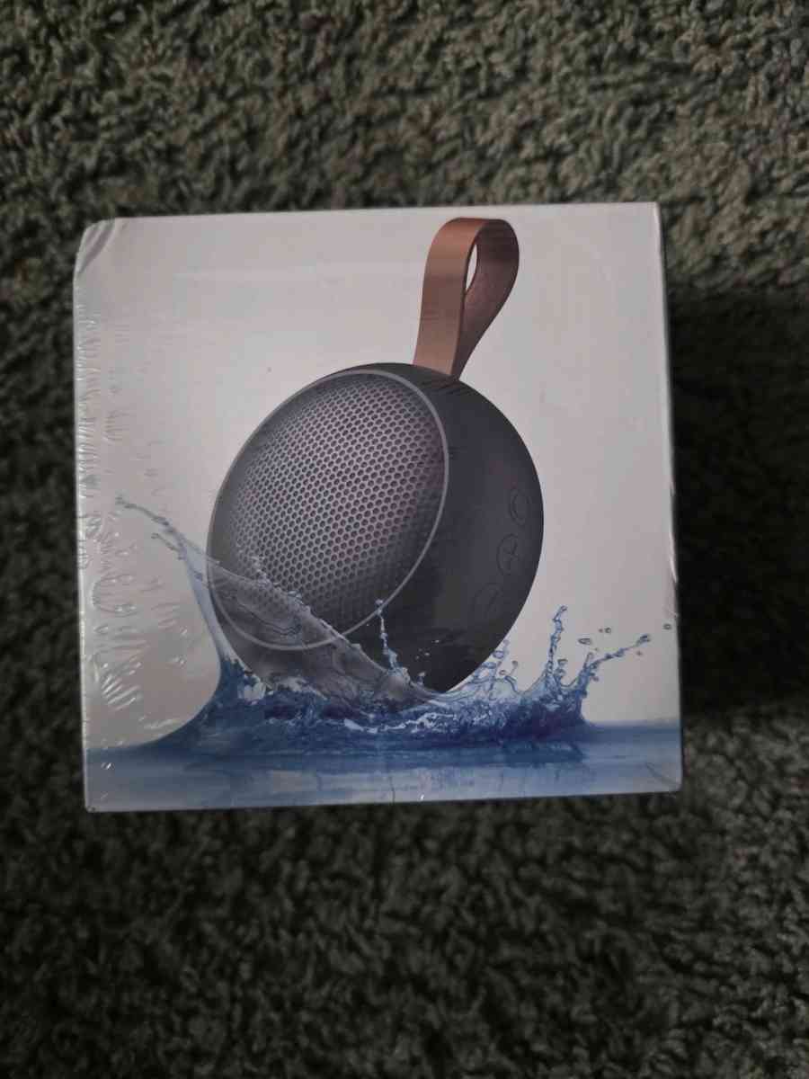 IPX7 Waterproof Shower Portable Bluetooth Speaker