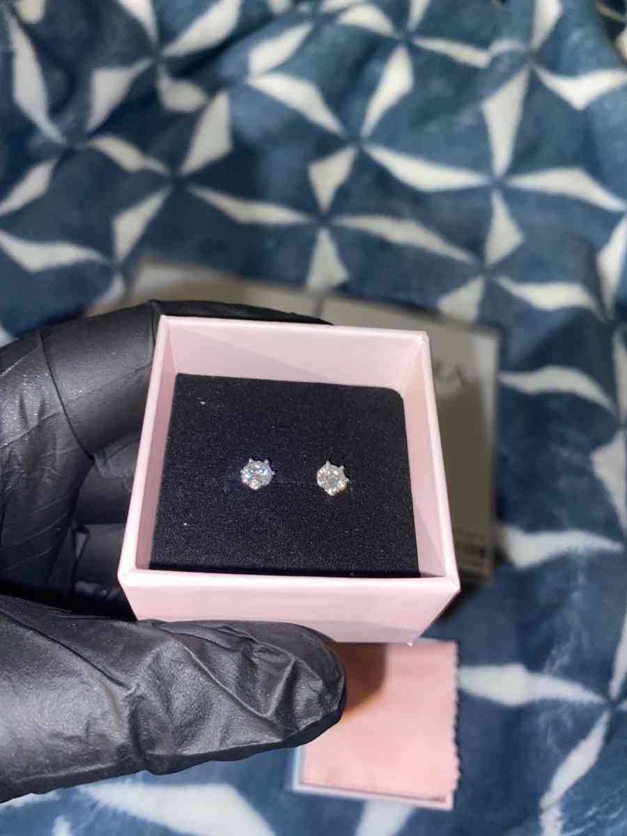 Lab Grown Diamond Stud Earrings