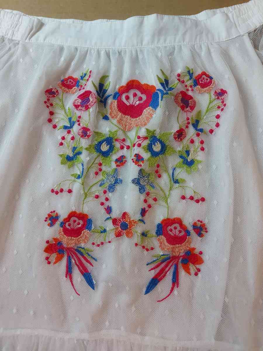 Umgee Floral Embroidered Peasant Top