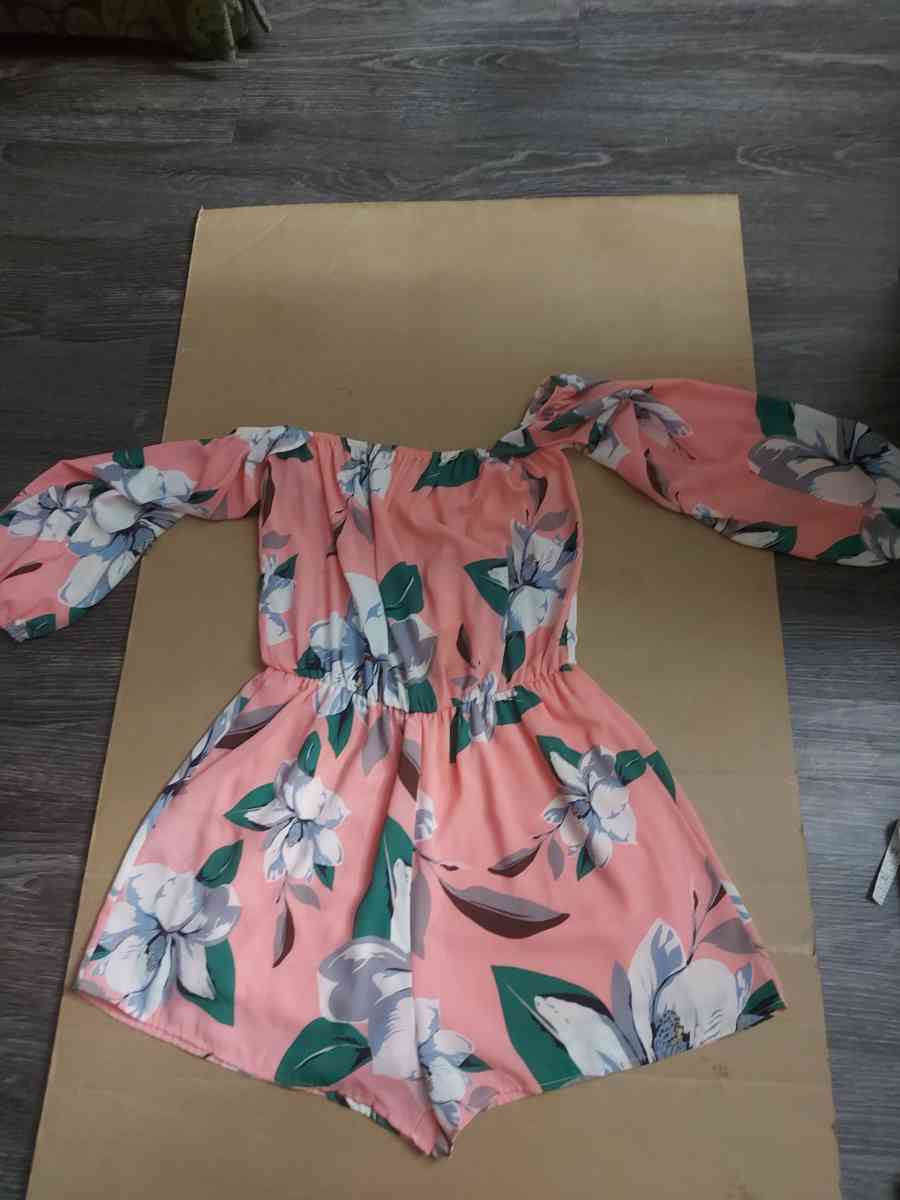 Sage Floral Romper Size S Oversized