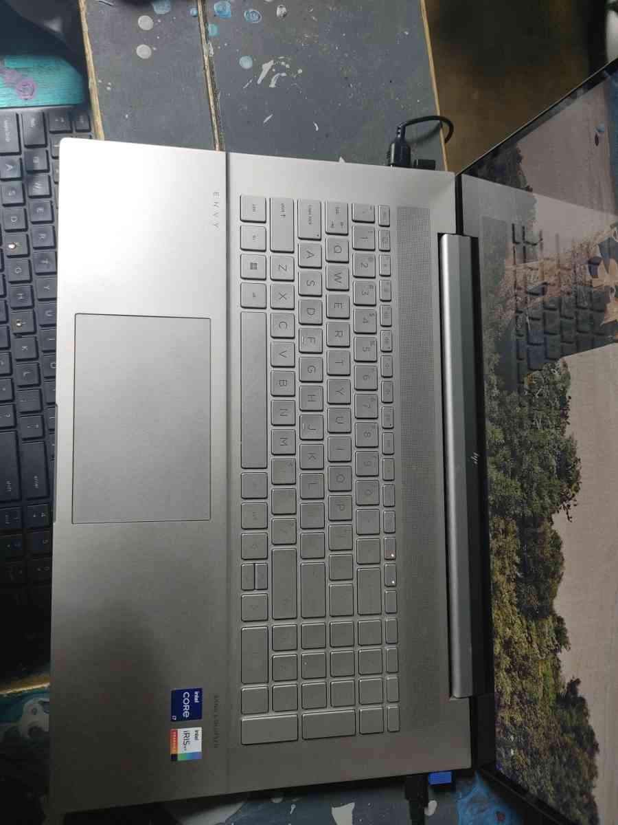 HP ENVY i7