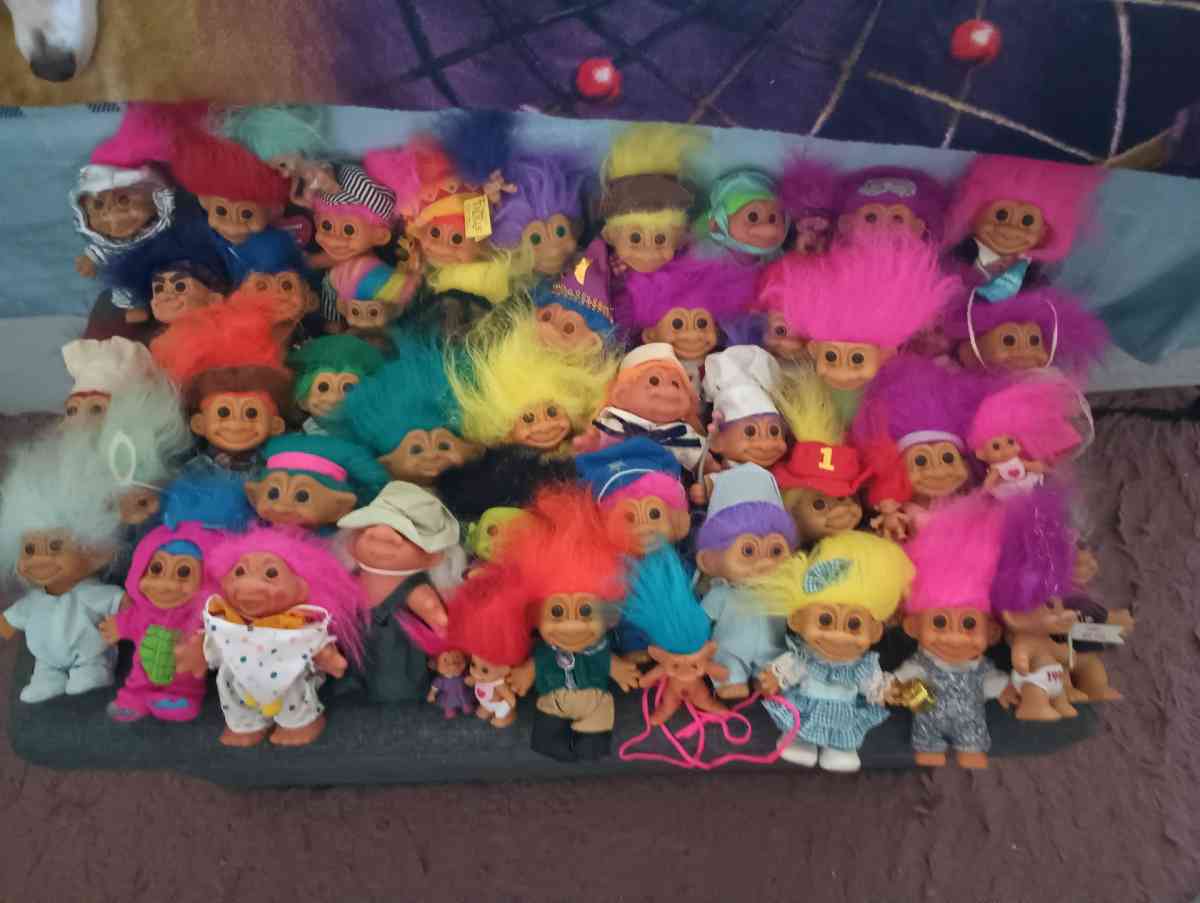 set of trolls