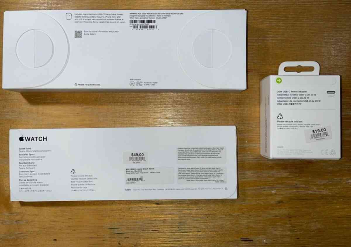 Siri 10 Apple Watch with charger and port