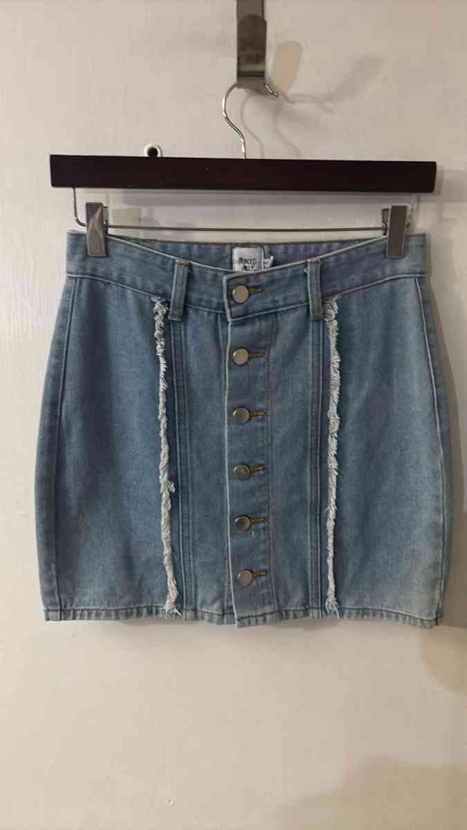 Princess Polly Mariya Fray Denim Mini Skirt Size 2 Blue Conc