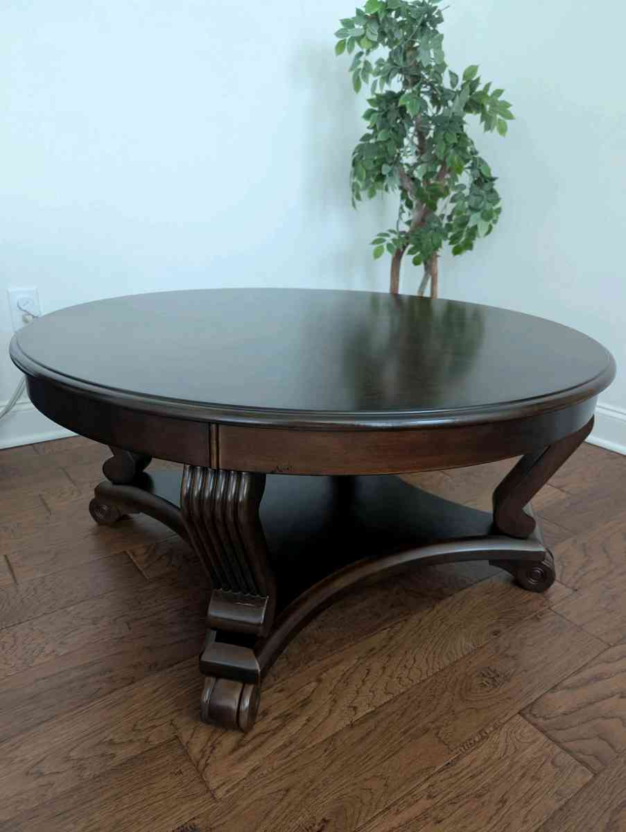 Round coffee table