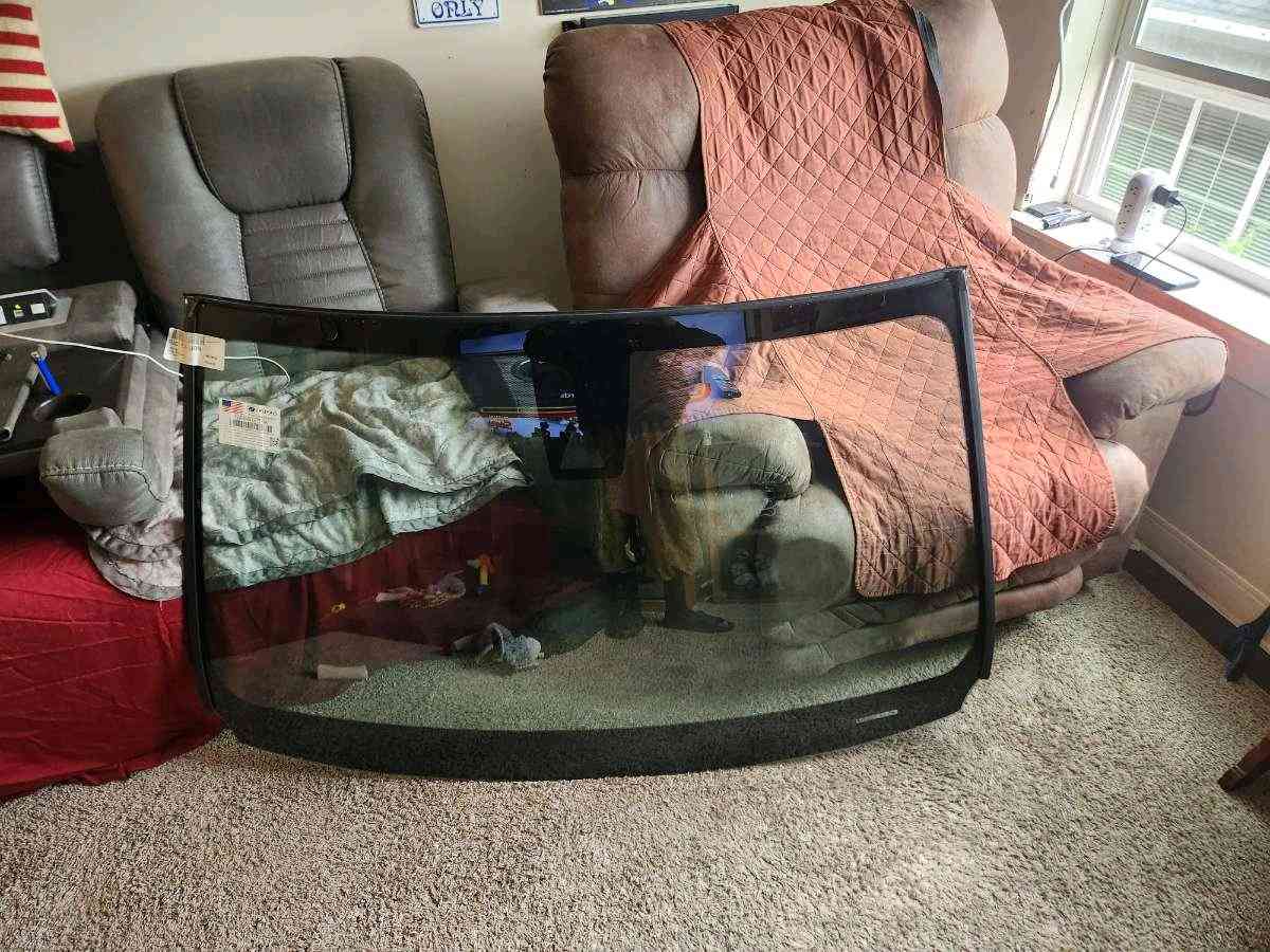 2017 Toyota Rav 4 Front Windshield