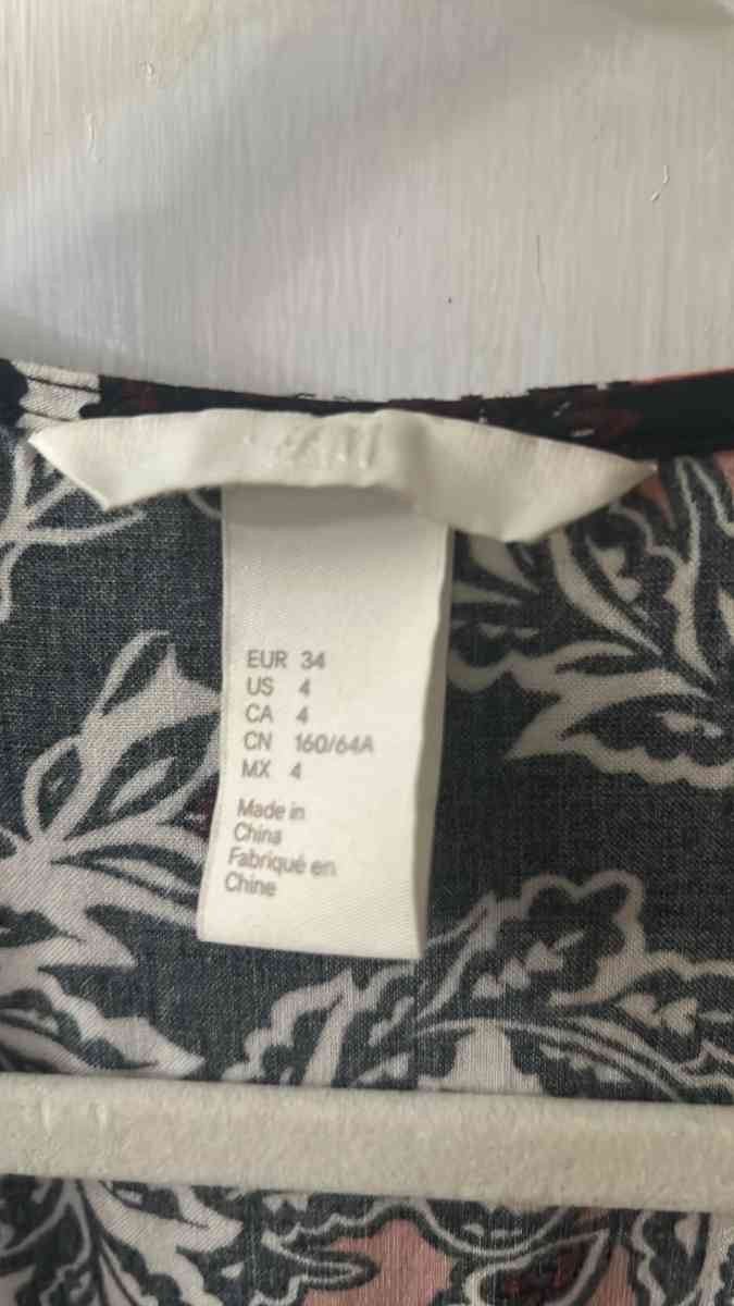 HM Deep VNeck Long Sleeve Draw String Waist Floral Romper Si