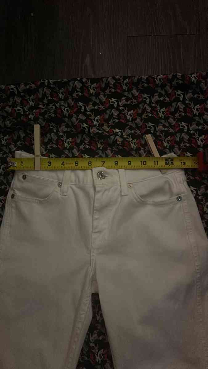7FAM 7 For All Mankind White Jeans Size 24