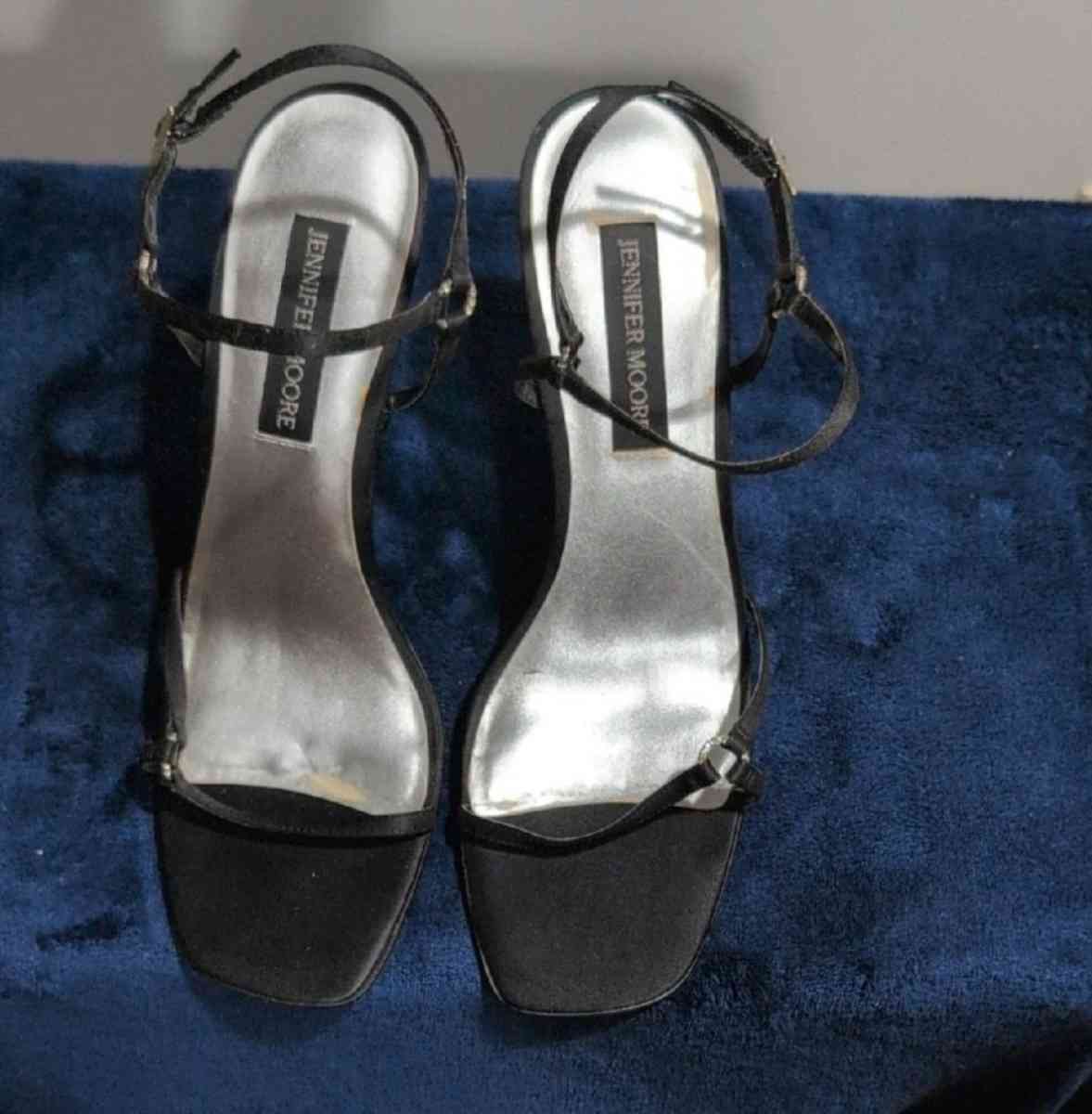 Jennifer Moore Black Heels with Transparent Accents 10 m
