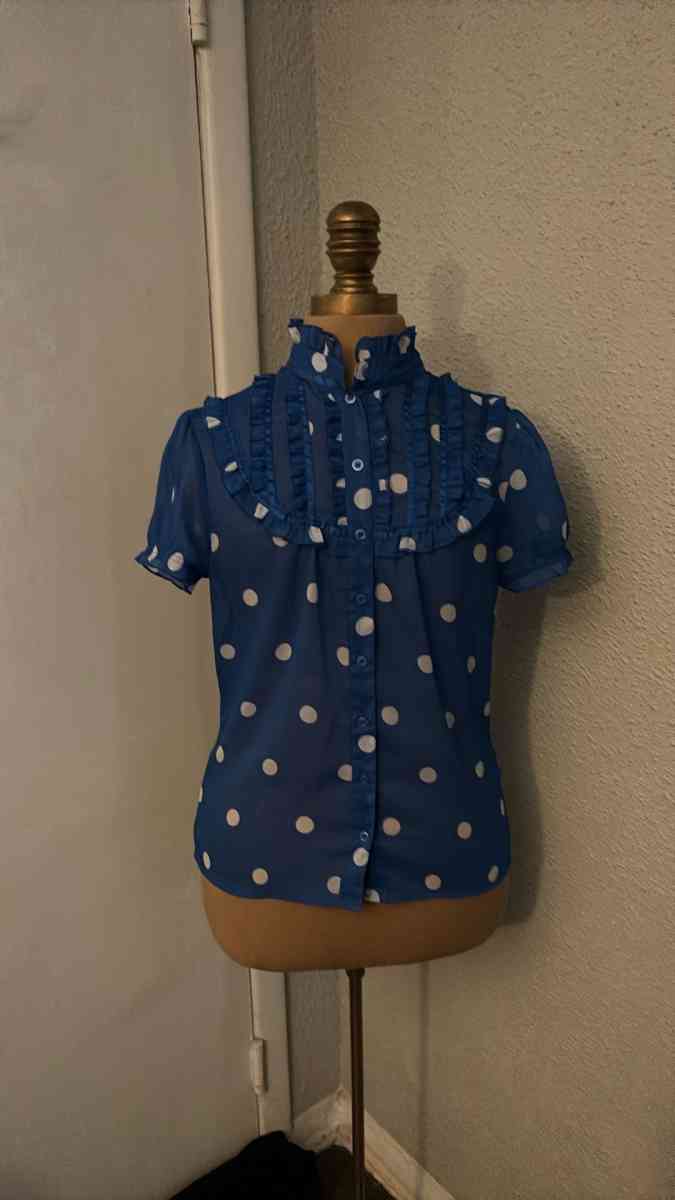 HM Dividco Short sleeve Ruffled Polka Dot top Size 4 BlueWhi