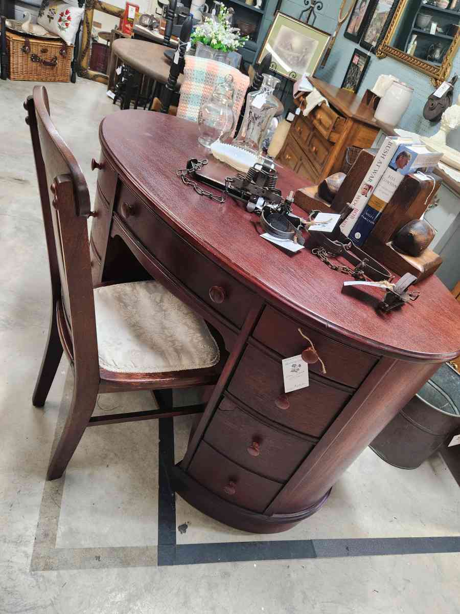 unique Oval Shaped Desk Chair Set Vanity Or Entryway Table