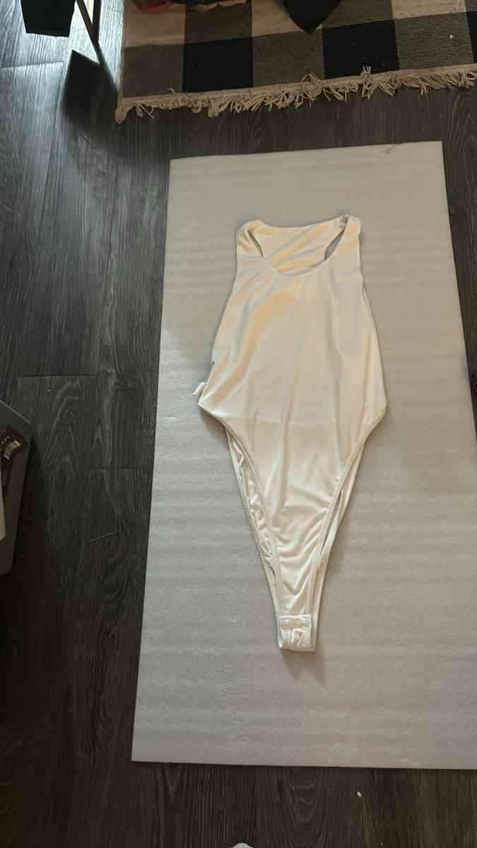 SHEIN Curve White Cutout Back Bodysuit  Size 1XL Spring Summ